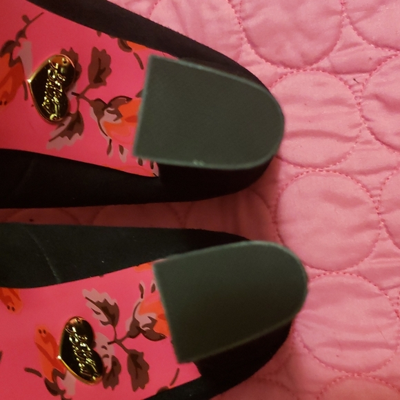 Betsey Johnson Black Velvet heels - Picture 8 of 9